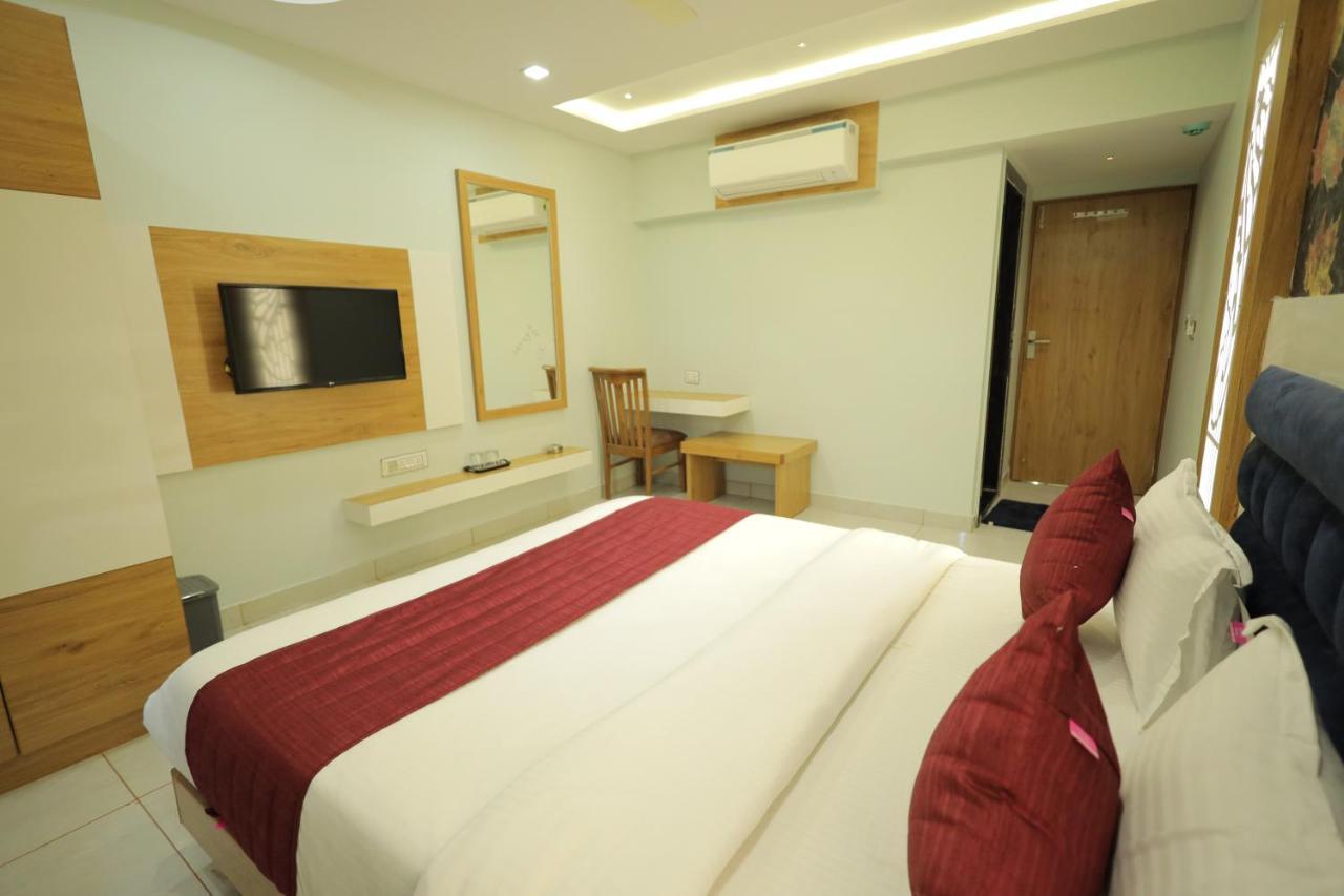 Hotel Rk Fortune Ahmedabad Exterior foto